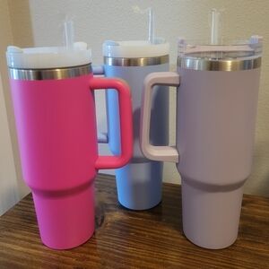 40oz Tumbler with Handle and Straw